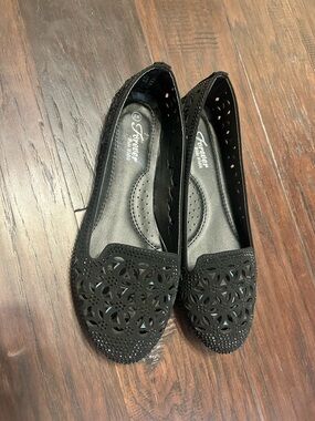 Women’s Flat Dress Shoes 8W